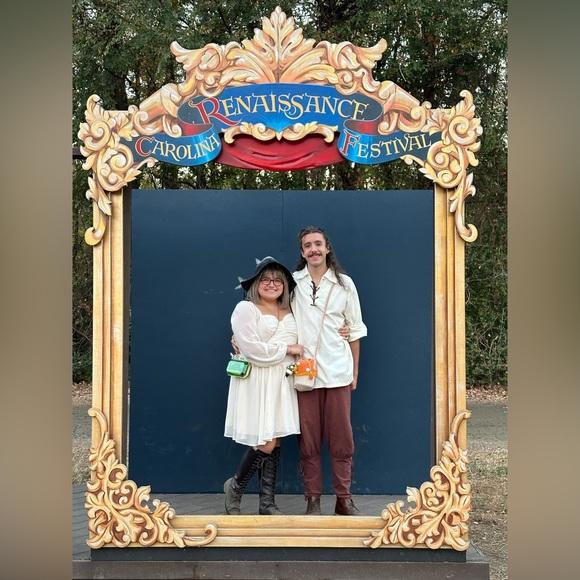 Meet your Posher, Lucia - Picture 5 of 9